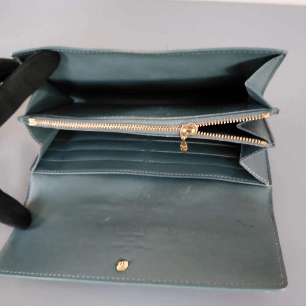 Louis Vuitton Green Olive Sarah Veris Classic Signature Monogram Print - Picture 7 of 11